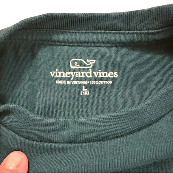 Vineyard Vines | Santa Whale Long Sleeve T Shirt (L) 🎅🏻 - Picture 5 of 5